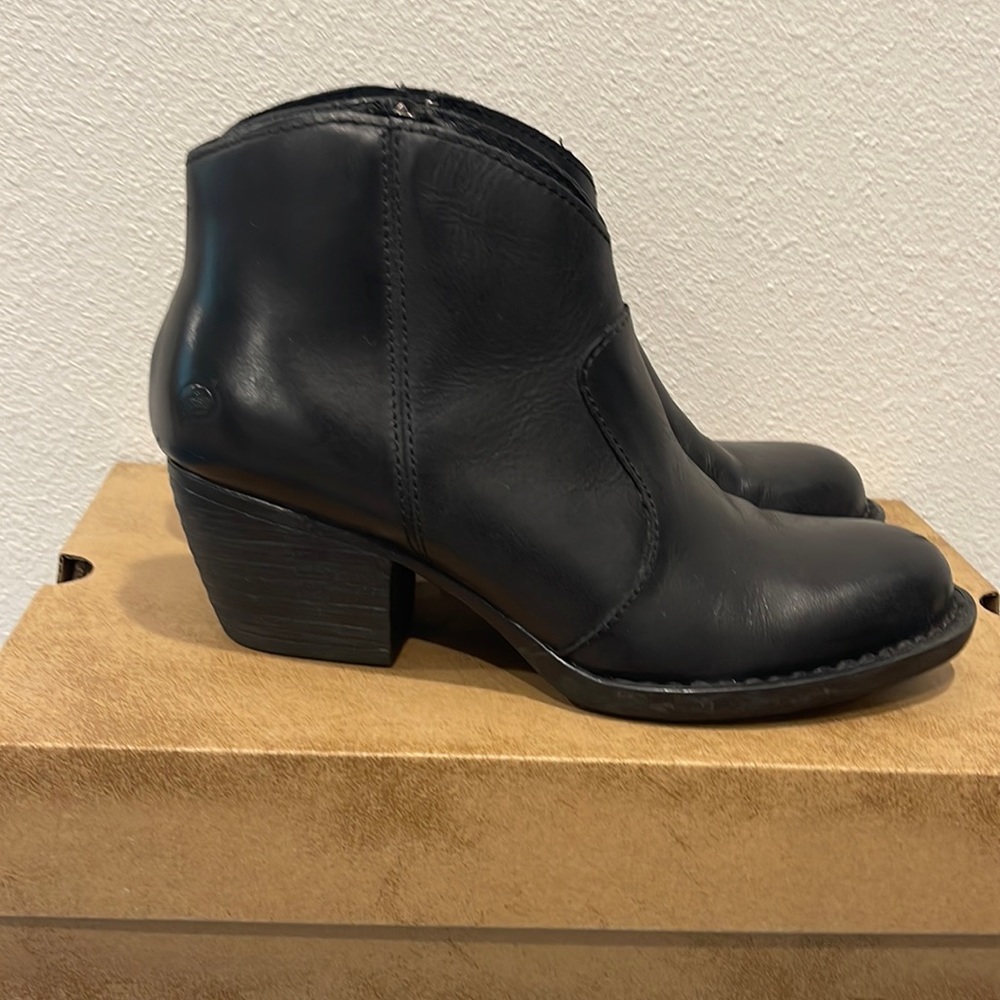 Born boots 8M